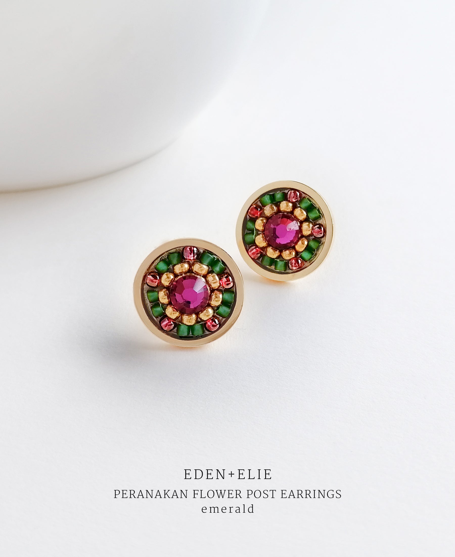 EDEN + ELIE Modern Peranakan flower stud earrings - emerald